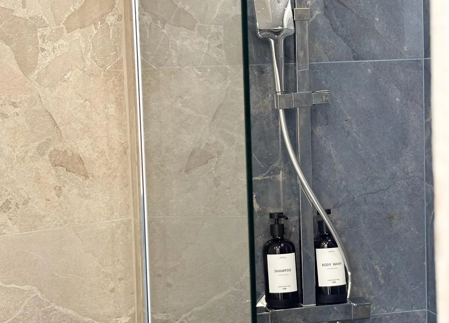 Appartement De Luxe Climatise, Parking & 2 Balcons 滨海自由城 法国