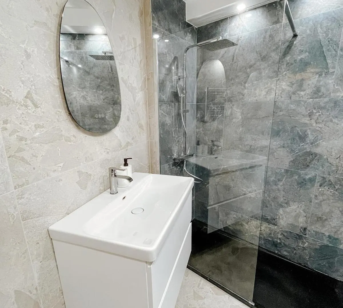 Appartement De Luxe Climatise, Parking & 2 Balcons Βιλφράνς-συρ-Μερ Γαλλία