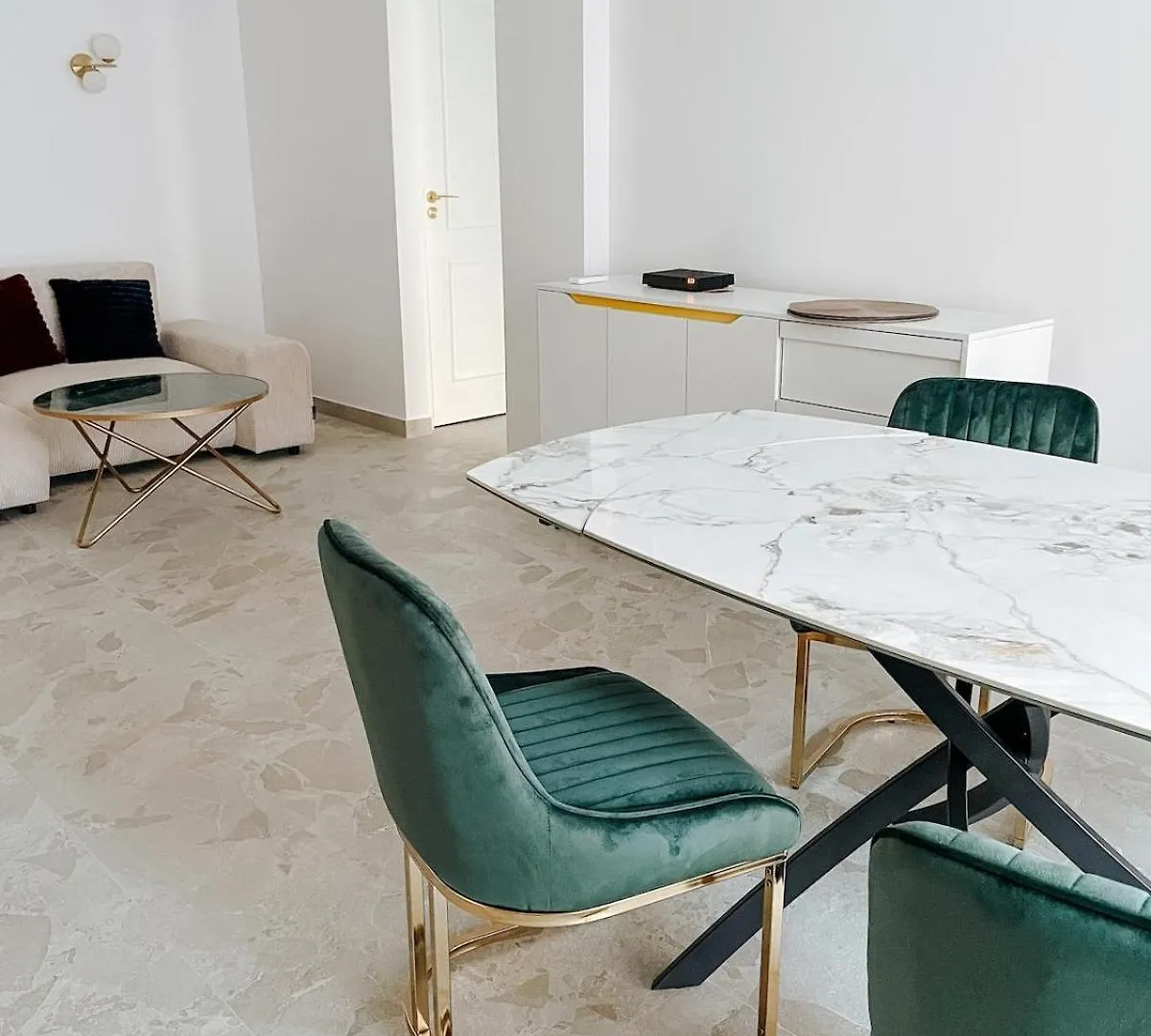 公寓 Appartement De Luxe Climatise, Parking & 2 Balcons 滨海自由城